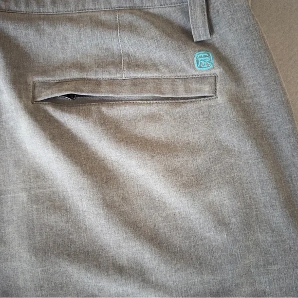 Tori Richard Surf N Turf Gray Hybrid Men’s Shorts - Picture 3 of 8